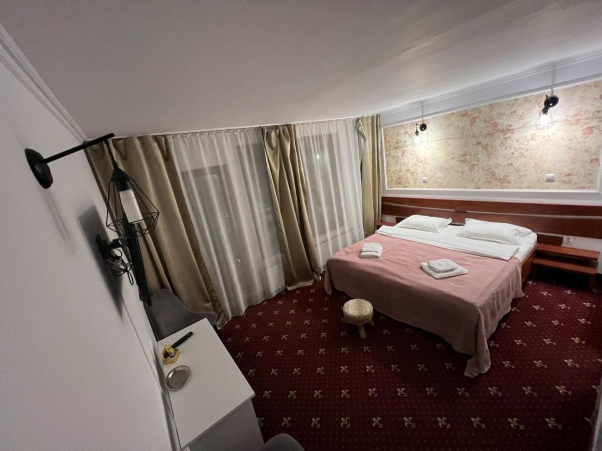 Pensiunea Crescent 프레데알 외부 사진