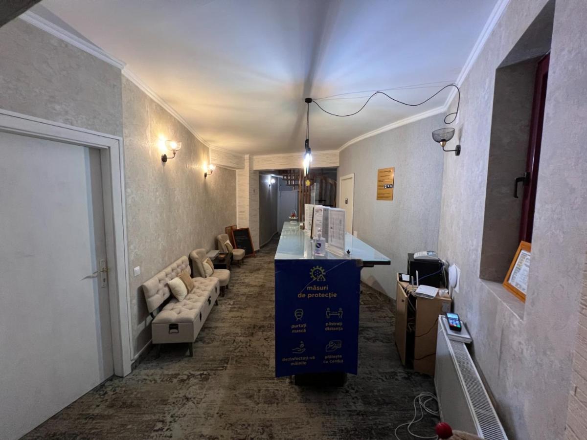 Pensiunea Crescent 프레데알 외부 사진
